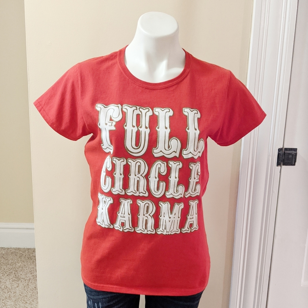 💘 Gildan Full Circle Karma graphic t-shirt.